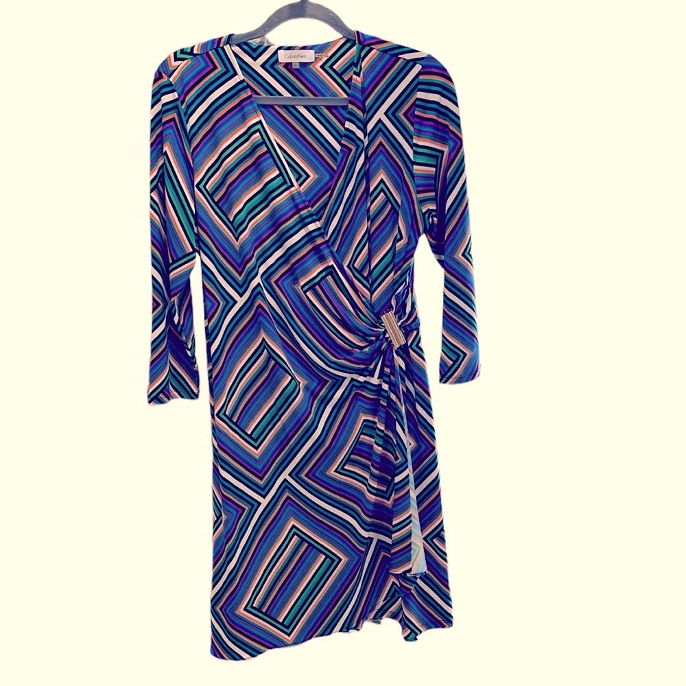 Calvin Klein faux wrap dress, RUCHED and draped, V-neck, gold, accessory, size L